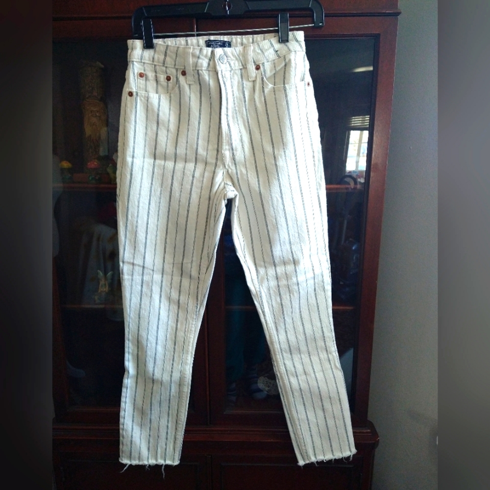 Abercrombie & Fitch Simone High Rise Slim Size 25/0 White with Navy Blue Stripes